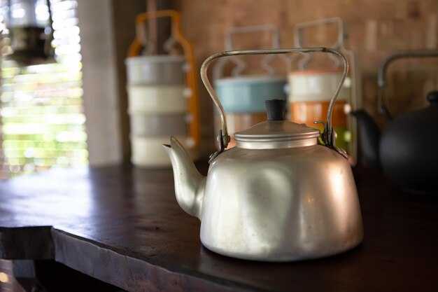 Материалы, из которых делают большие чайники