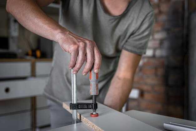 Использование дюбелей для усиления крепления