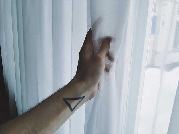 Очистка оконной поверхности перед поклейкой