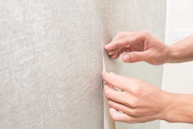 Что делать с трудновынимаемыми участками обоев