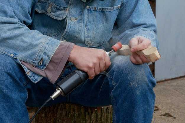 Нанесение жидких гвоздей на разные поверхности