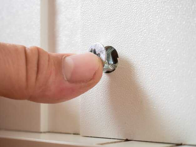 Правила безопасности при вырезании плитки