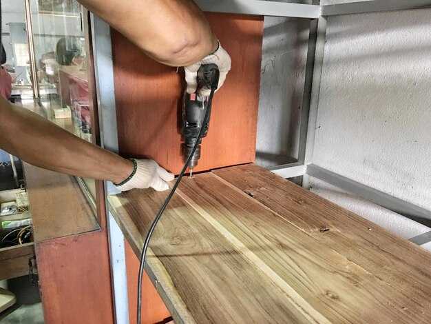 Вырезание отверстия для мойки